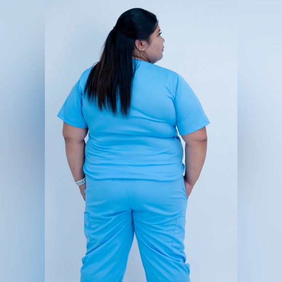 XXL Size Top and Jogger Scrub Set - Picture 10 of 12